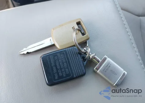 2004 Lincoln Town Car Ultimate from USA, damaged, VIN 1LNHM83W44Y654363